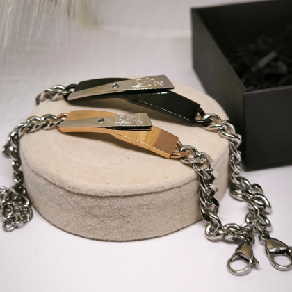 Käevõrude komplekt paarile "Love"