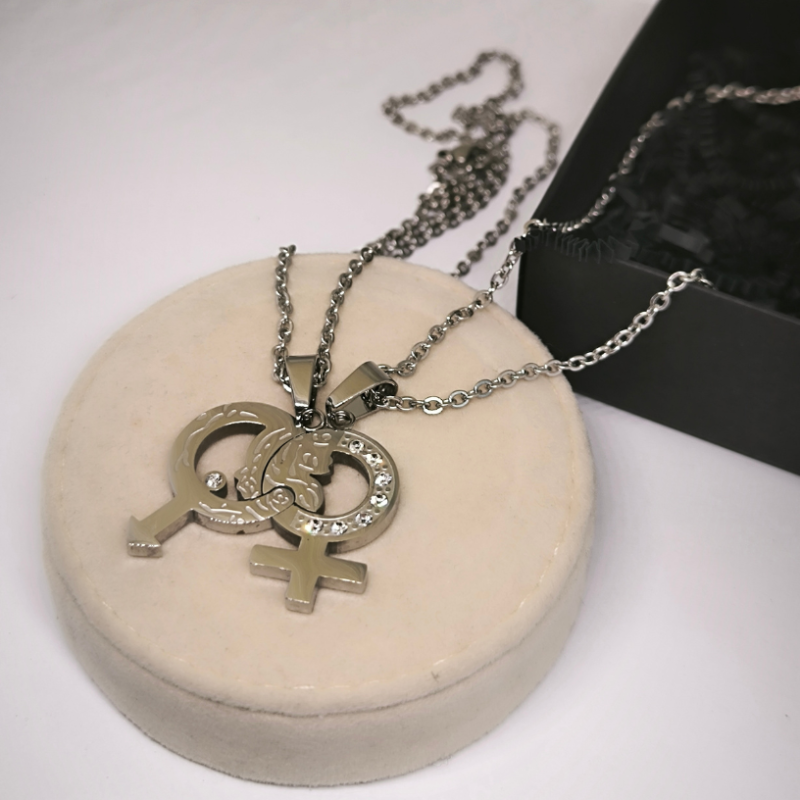 Kahekordne kaelakee paaridele kaunistustega