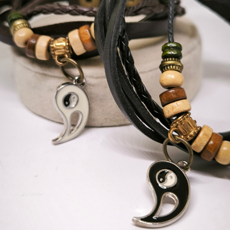 Nahast käevõrude komplekt paarile "Yin ja Yang"