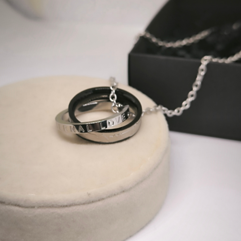 Romantikat õhkavad tsirkooniumiga kaelakeed