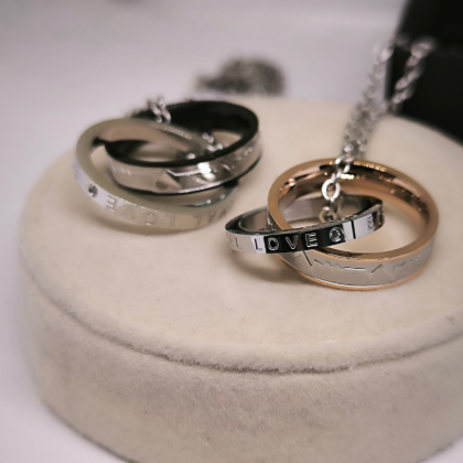 Romantikat õhkavad tsirkooniumiga kaelakeed