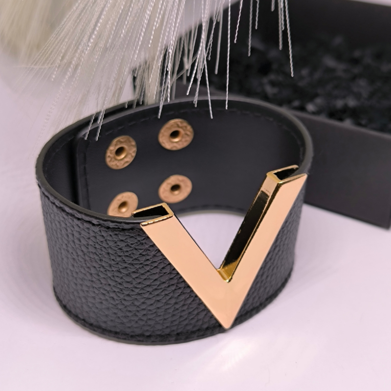 Massiivne nahast käevõru