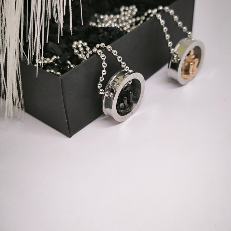 Ehetekomplekt paarile "King and Queen"