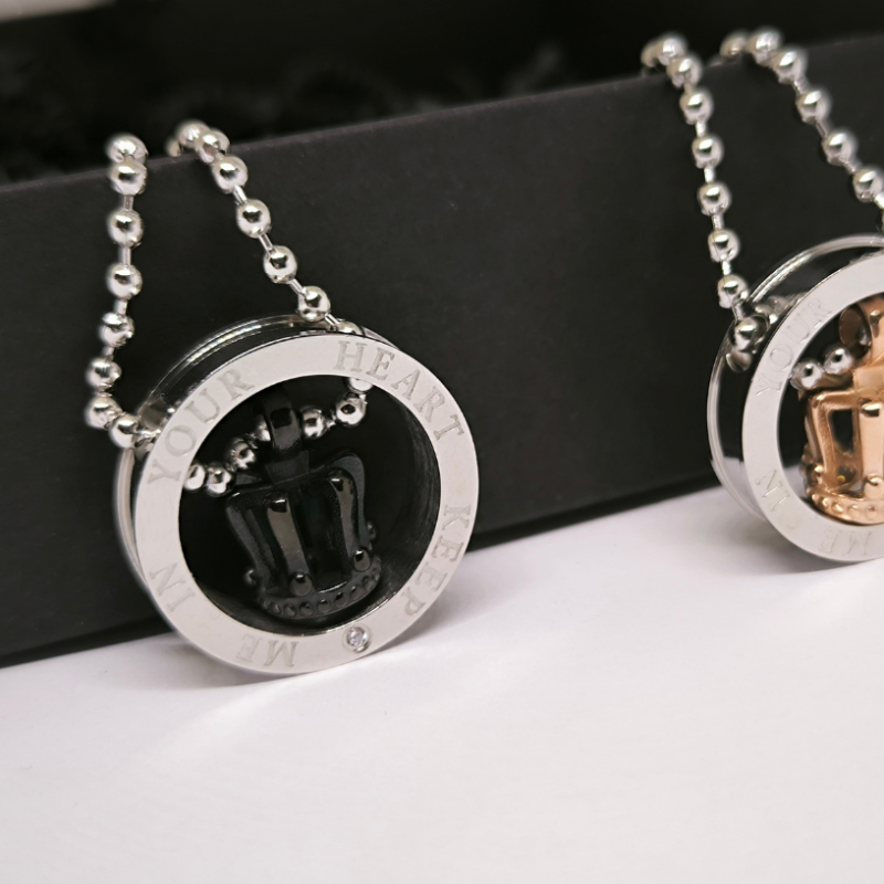 Ehetekomplekt paarile "King and Queen"