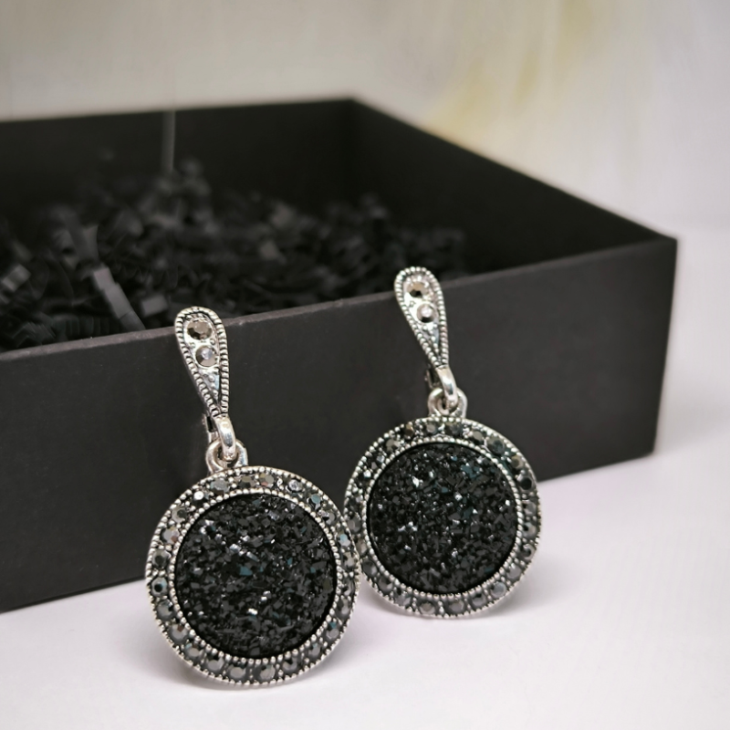 Naiste kõrvarõngad "Must"