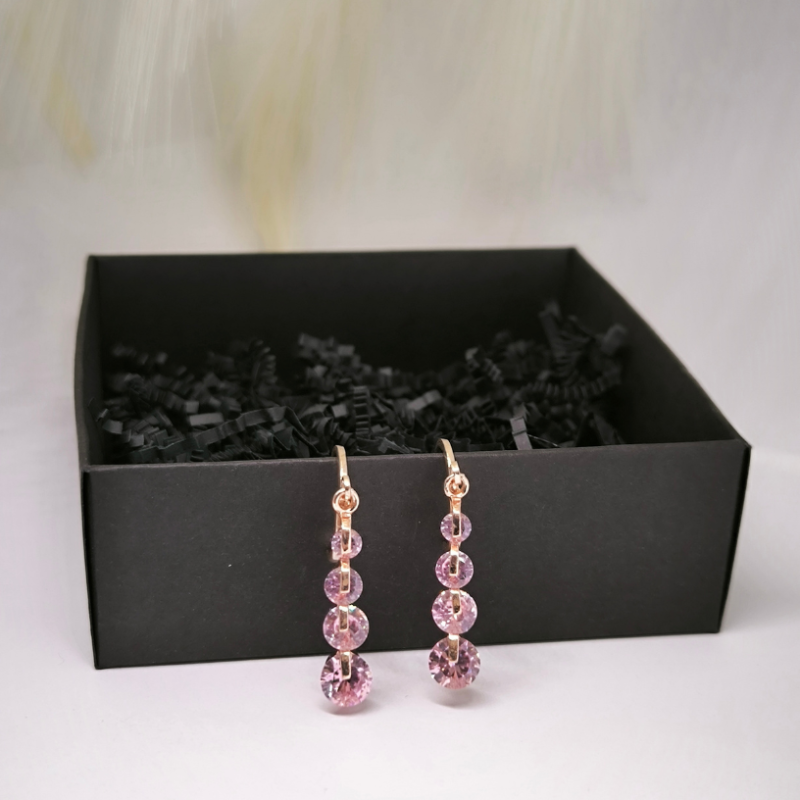 Pikad kõrvarõngad "Kristallide mäng"