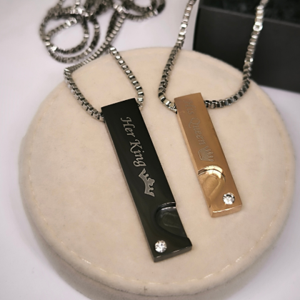 Roostevabast terasest kaelaehted paarile Her King - His Queen