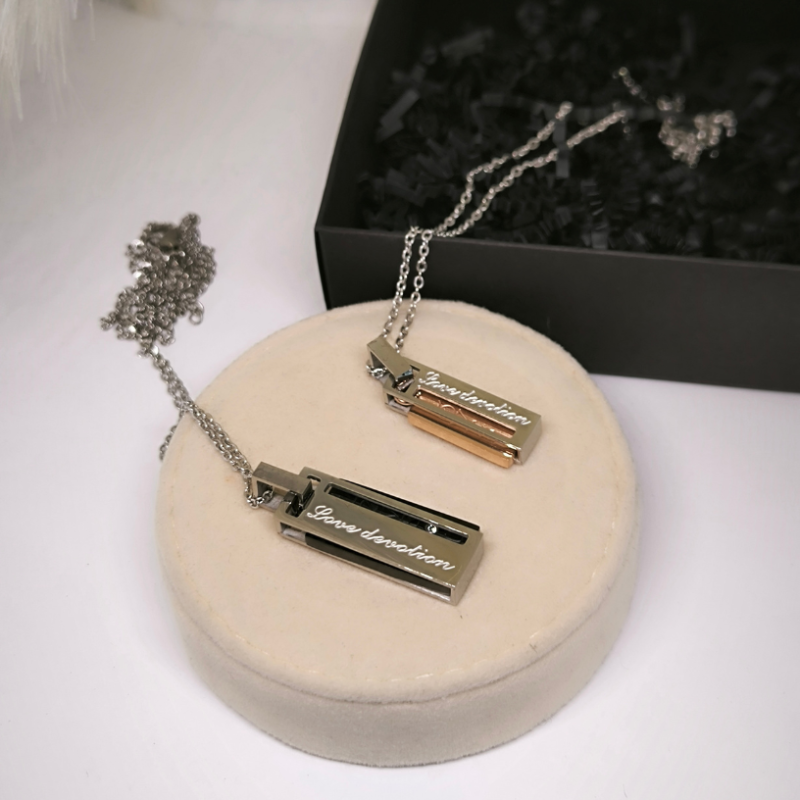 Ristkülikukujuline kaelakeede komplekt