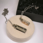 Ristkülikukujuline kaelakeede komplekt