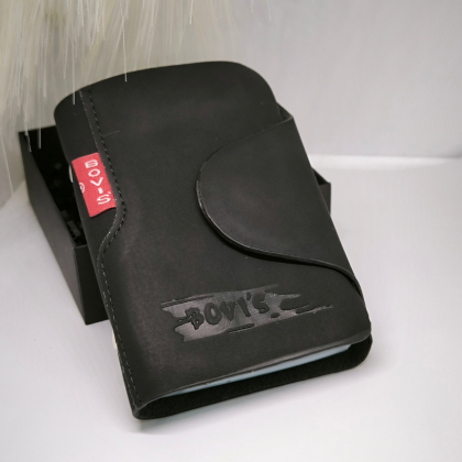 Looduslikust nahast must kaarditasku "Bovis"