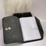 Looduslikust nahast must kaarditasku "Bovis"