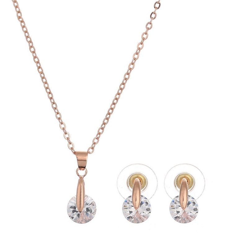 Stiilne ja peen aksessuaaride komplekt