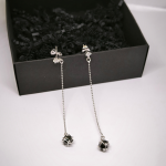 Minimalistliku disainiga pikad kõrvarõngad