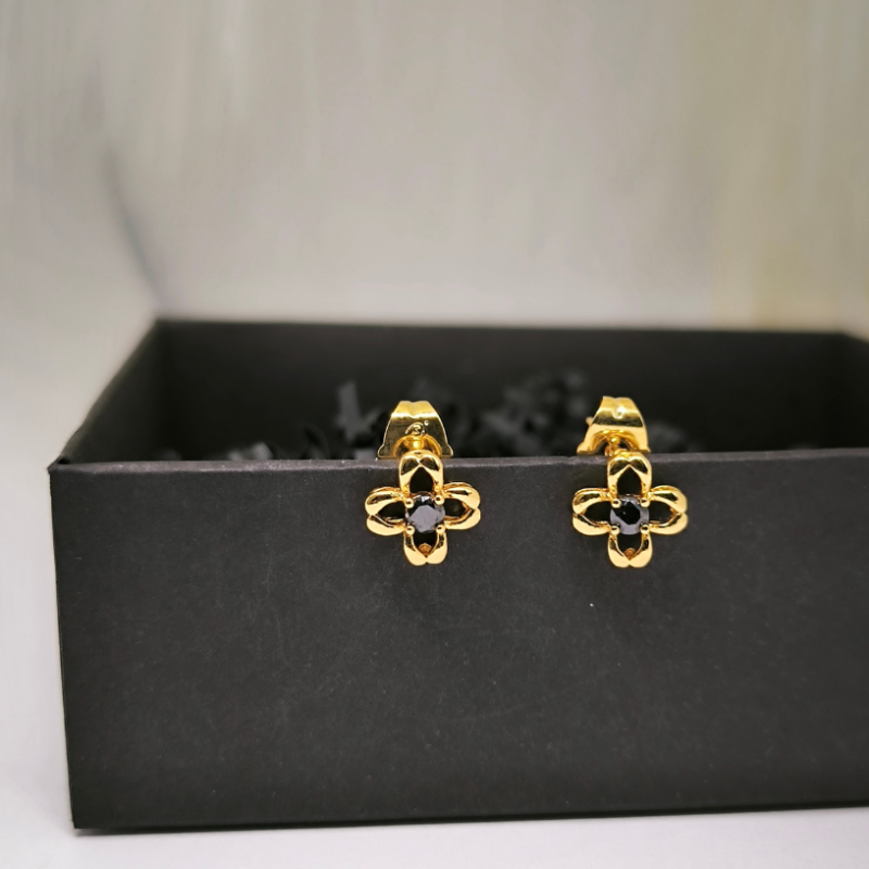 Nooruslikud lillekujulised naiste kõrvarõngad