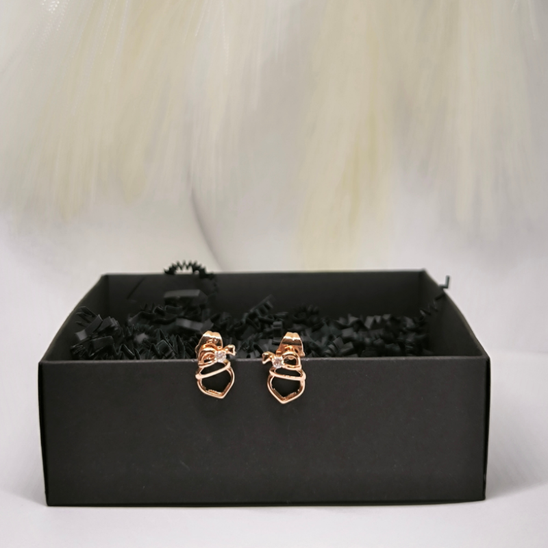 Roosa kulla värvi tsirkooniumiga kõrvarõngad