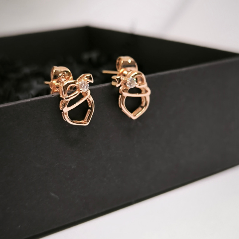 Roosa kulla värvi tsirkooniumiga kõrvarõngad