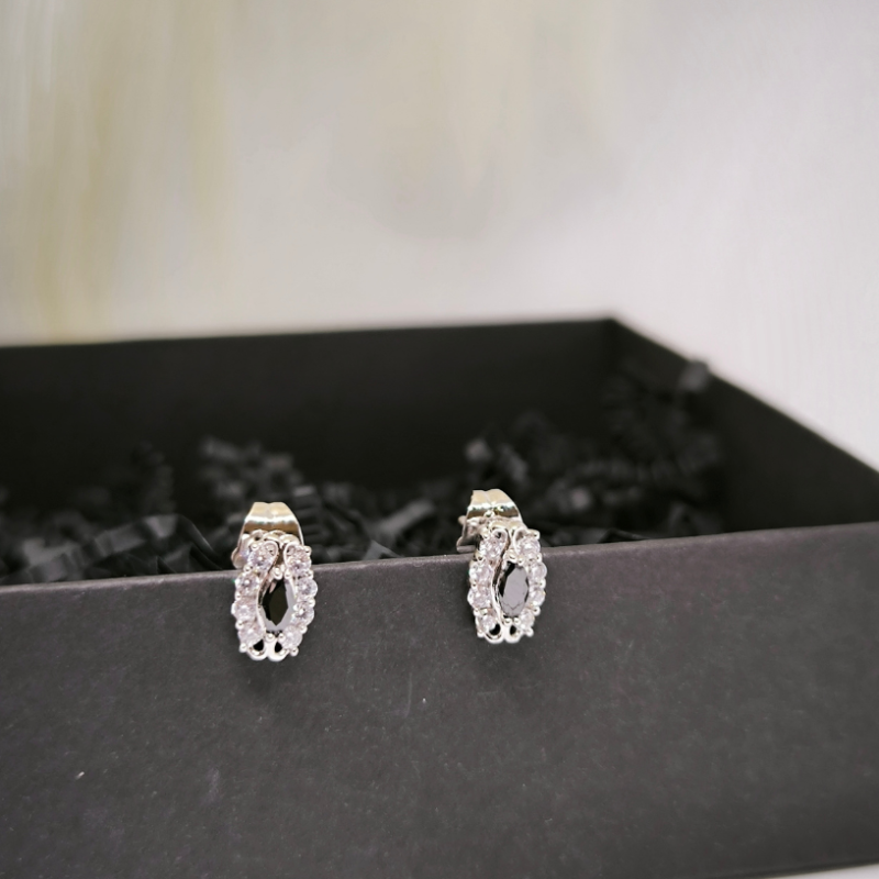 Bohho stiilis kõrvarõngad kaunistatud ornamentidega