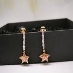 Pikad ja uhked kõrvarõngad tähekujulise elemendiga