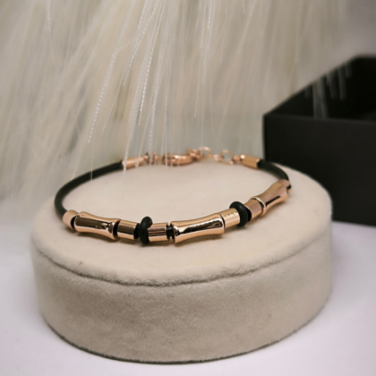 Käevõru metallist aktsentidega