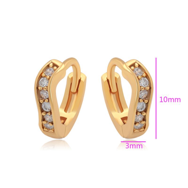 Luksuslikud kuldse värviga kõrvarõngad miniatuursete kristallidega