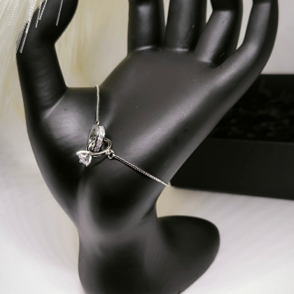 Elegantne käevõru tsirkooniga