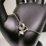 Elegantne käevõru tsirkooniga