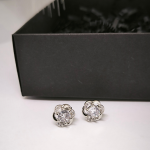 Lillekujulised elegantsed kõrvarõngad