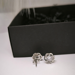 Lillekujulised elegantsed kõrvarõngad