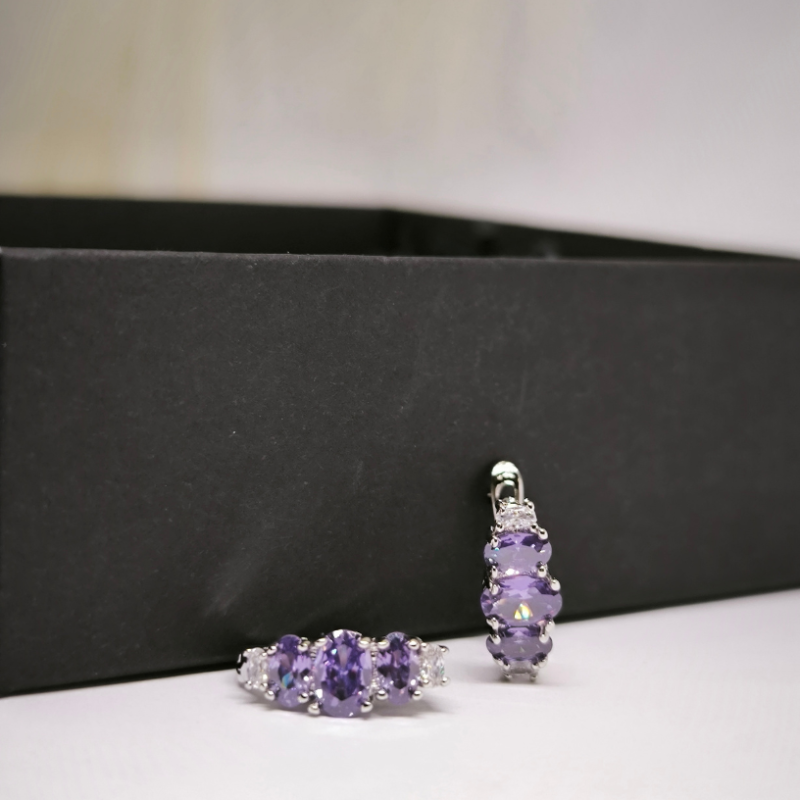 Originaalse disainiga kõrvarõngad tsirkooniga