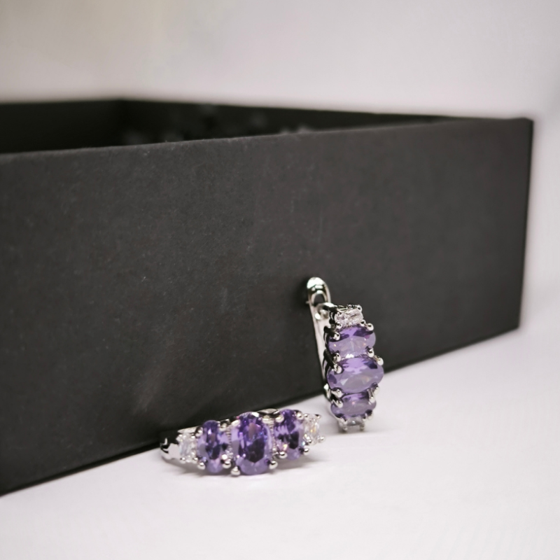 Originaalse disainiga kõrvarõngad tsirkooniga