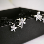 Eksklusiivse disainiga lilledega kõrvarõngad