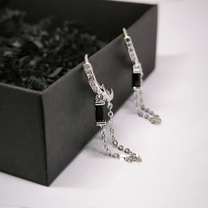 Zirkooniumiga eksklusiivse disainiga kõrvarõngad