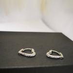 Romantilised südamekujulised kõrvarõngad