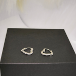 Romantilised südamekujulised kõrvarõngad