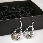 Ovaalsed massiivsed naiste kõrvarõngad