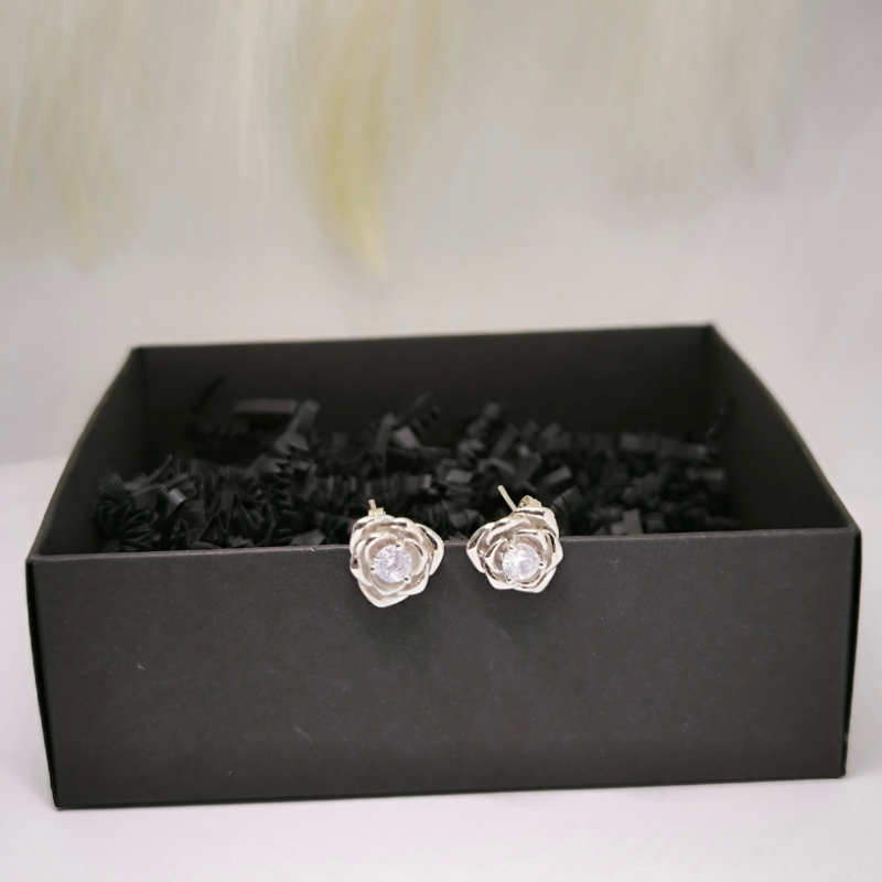 Peen roosikujulised kõrvarõngad tsirkooniumiga