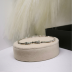 Võluv naiste käevõru lipsukesega