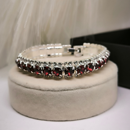 Elegantne käevõru naistele