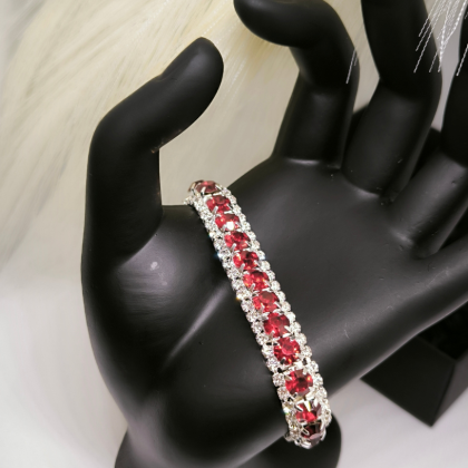 Elegantne käevõru naistele