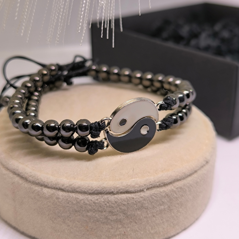 Peened paarilised käevõrud „Must minimalism“