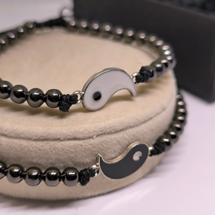 Peened paarilised käevõrud „Must minimalism“