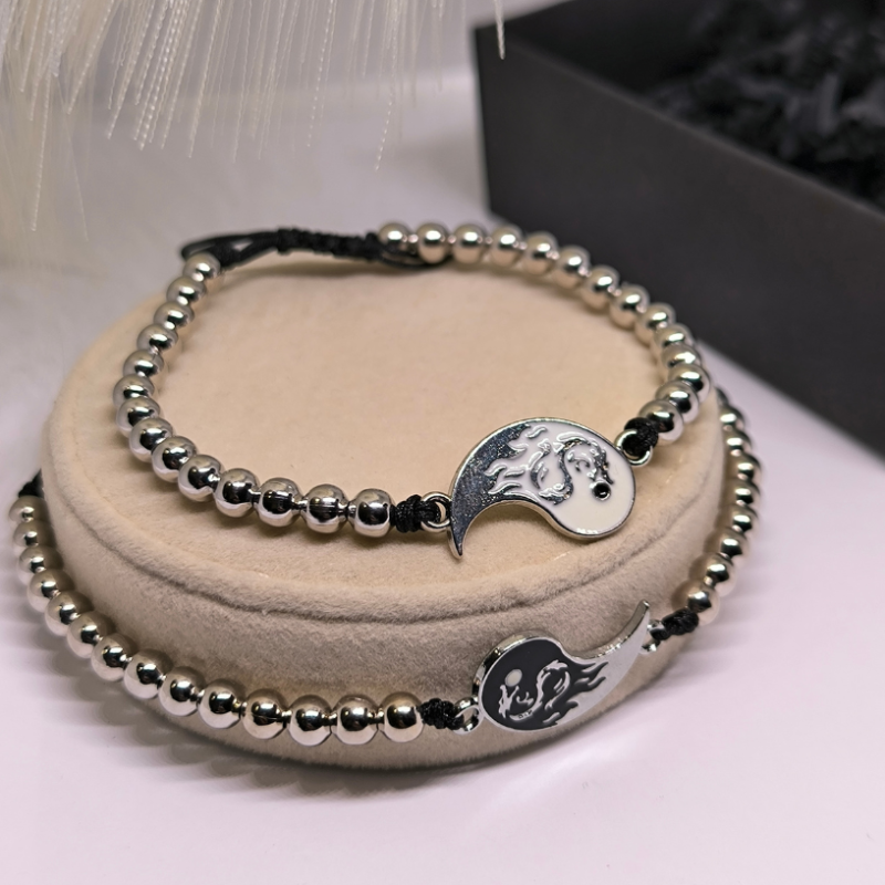 Minimalistlikud paaris käevõrud „Hõbedane harmoonia“