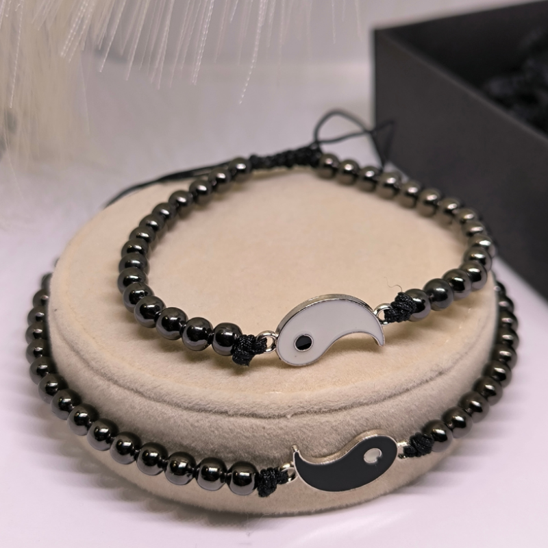 Peened paarilised käevõrud „Must minimalism“