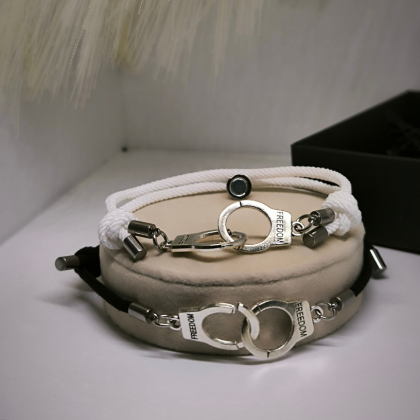 Magnetiliste käevõrude komplekt "Käerauad"