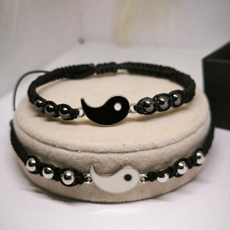 Reguleeritav helmestega punutise mustriga käevõru