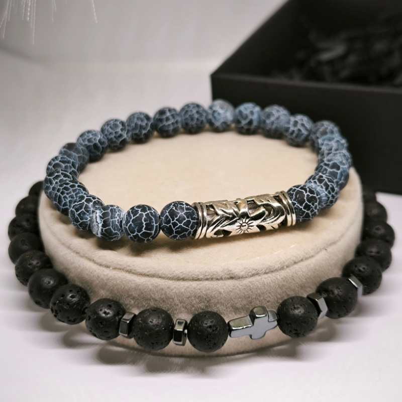 Noorusliku disainiga, peen käevõrude komplekt