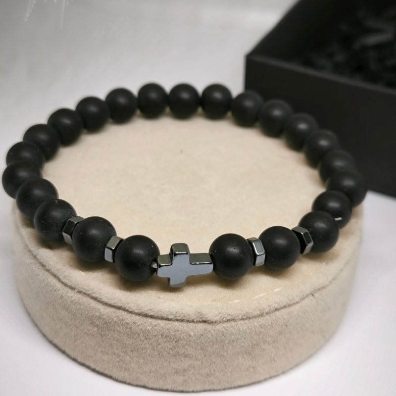 Elastsed käevõrud metallist detailidega