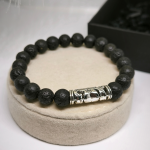 Elastsed käevõrud metallist detailidega