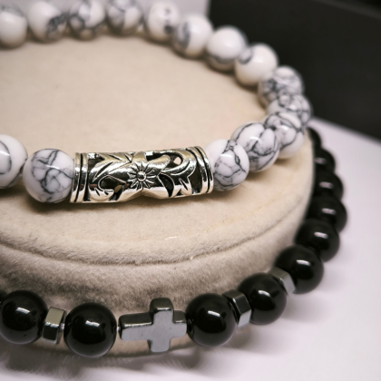 Kahevärviliste helmestega käevõrude komplekt