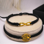 Käsitööna valminud käevõrude komplekt kuldsete elementidega